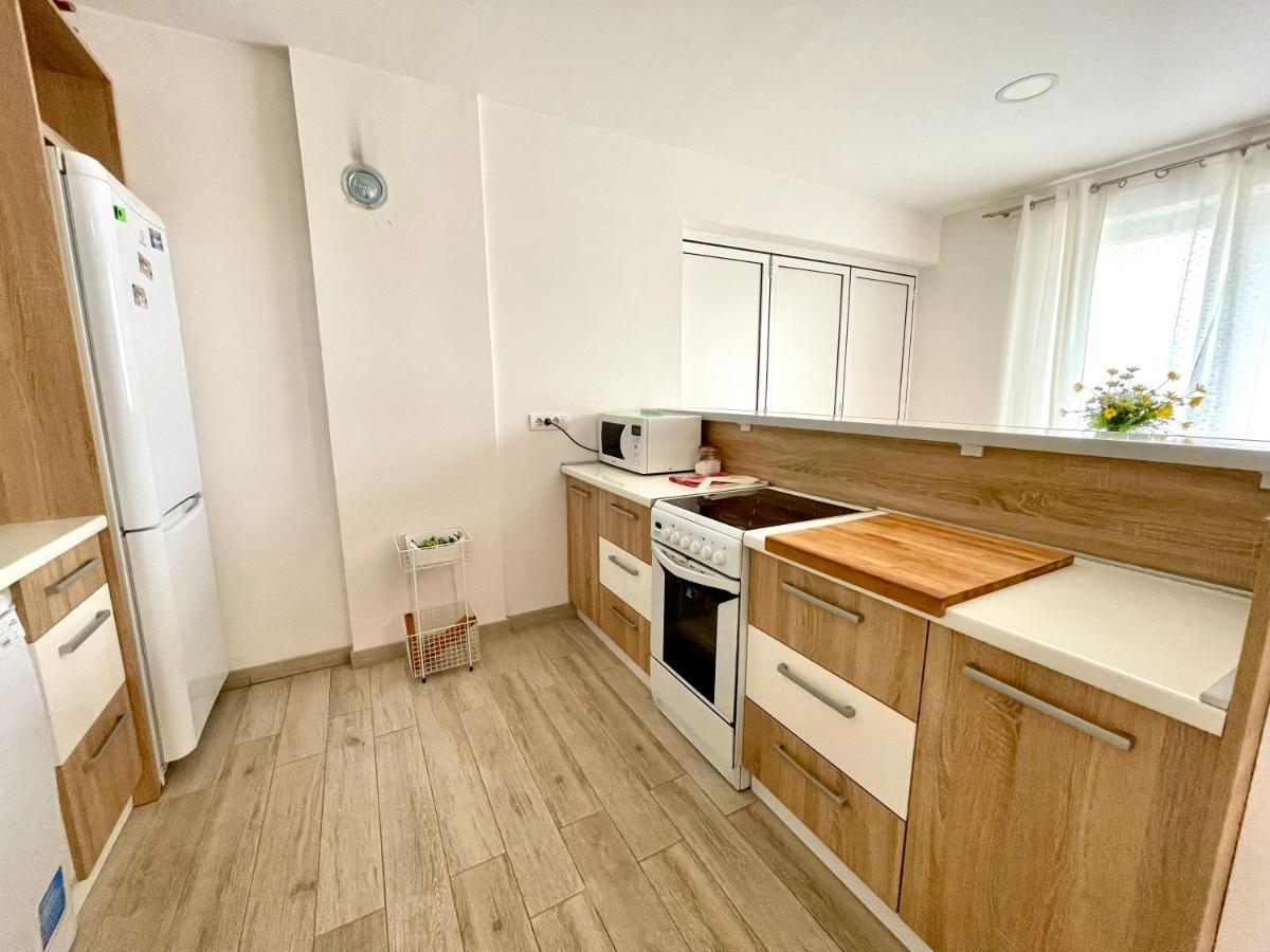 Cozy Apartments In Belgrade, Cukarica, Zeleznik, Free Parking And Wifi Exterior photo