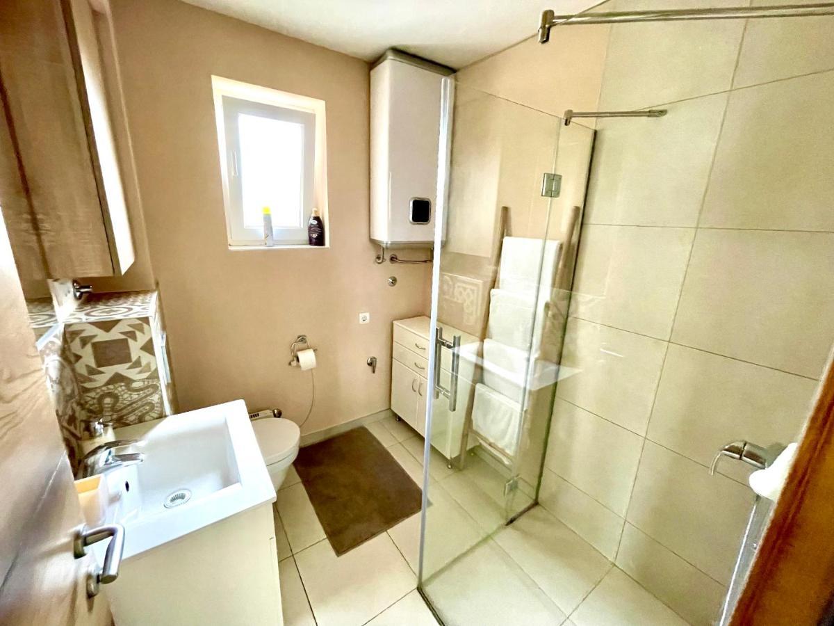 Cozy Apartments In Belgrade, Cukarica, Zeleznik, Free Parking And Wifi Exterior photo